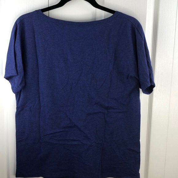 Jennifer Lopez Live V-neck Tee Shirt - Picture 3 of 5